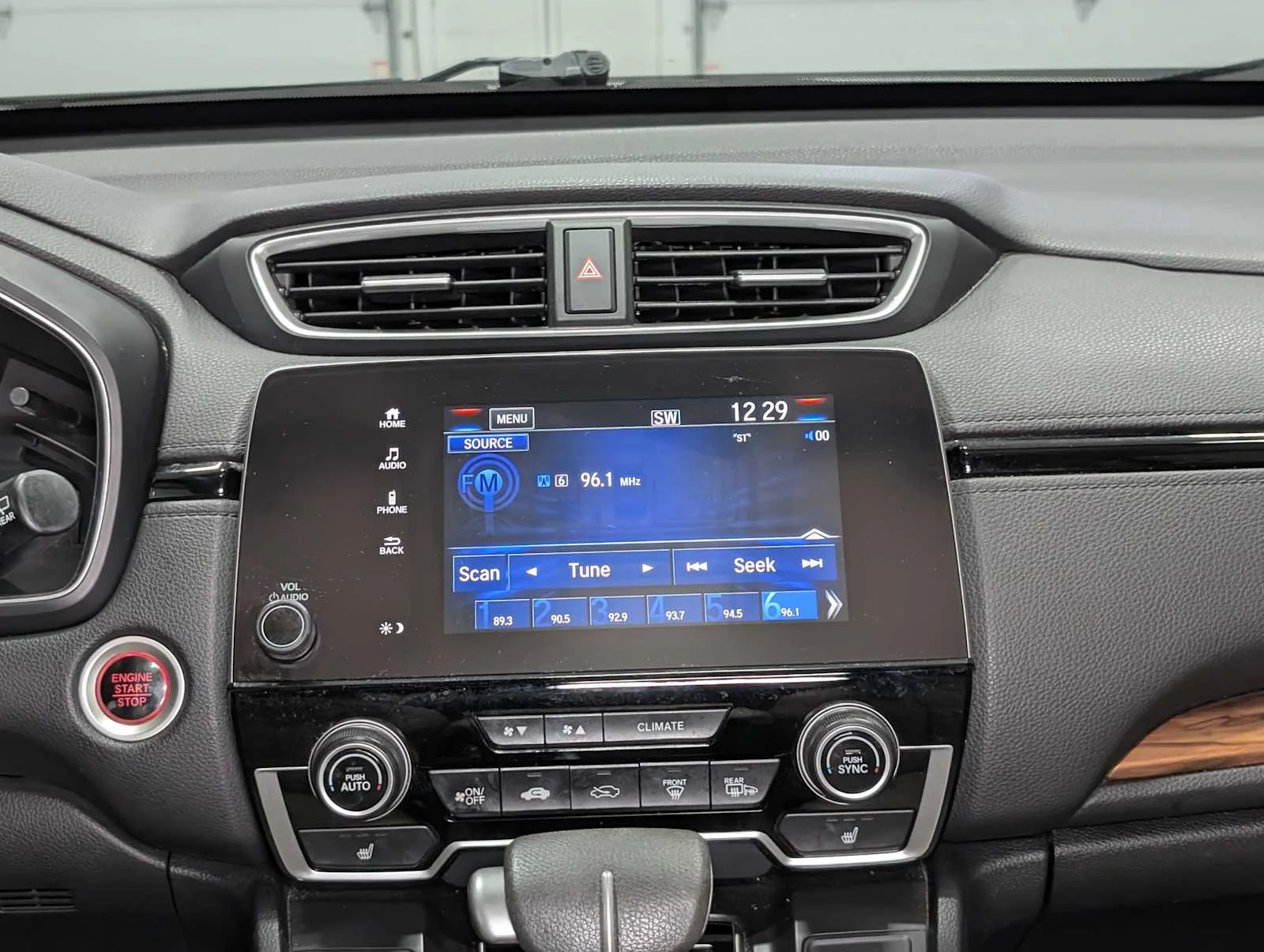 Used 2017 White Diamond Pearl Honda EX image 19