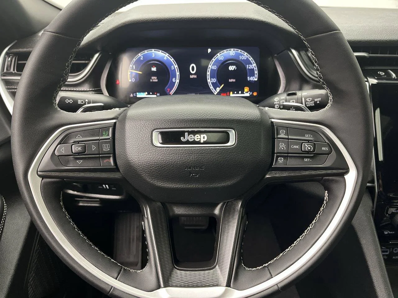 Used 2025 Silver Jeep Altitude X 4x4 image 19