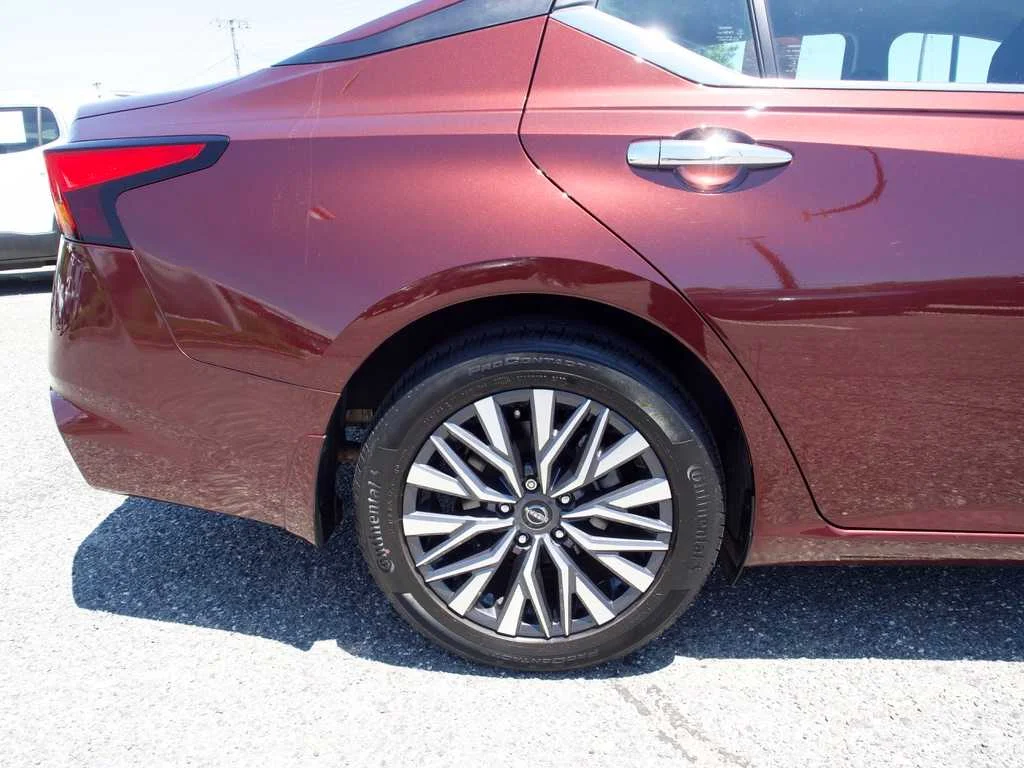 2023 Nissan Altima SV - Photo 14