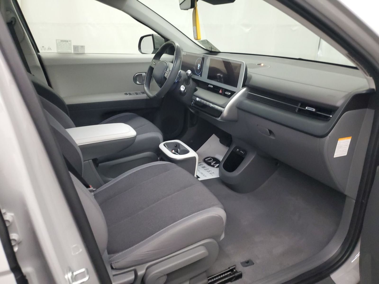 Used 2024 Gray Hyundai SEL image 10