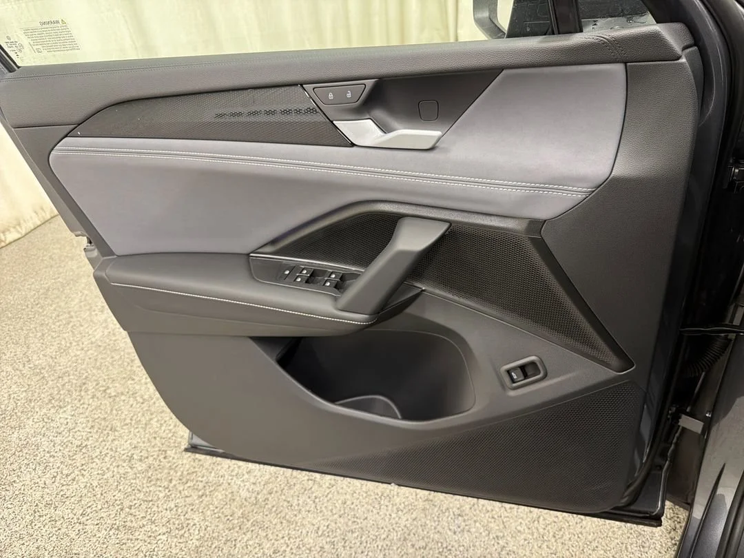 New 2026 Platinum Gray Metallic Volkswagen SE R-Line Black image 18
