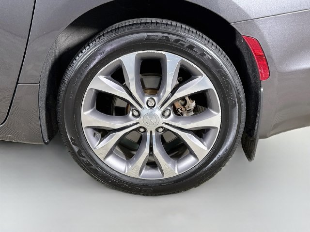 Used 2020 Gray Chrysler Limited image 32