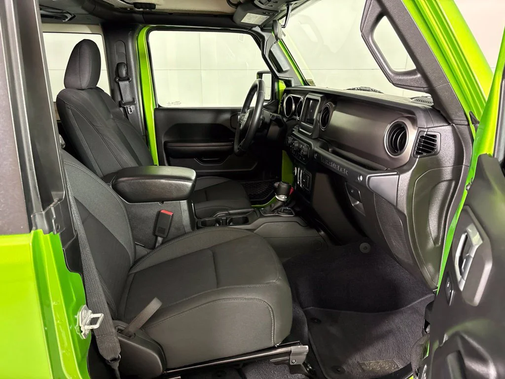 Used 2019 Green Jeep Sport S 4x4 image 17
