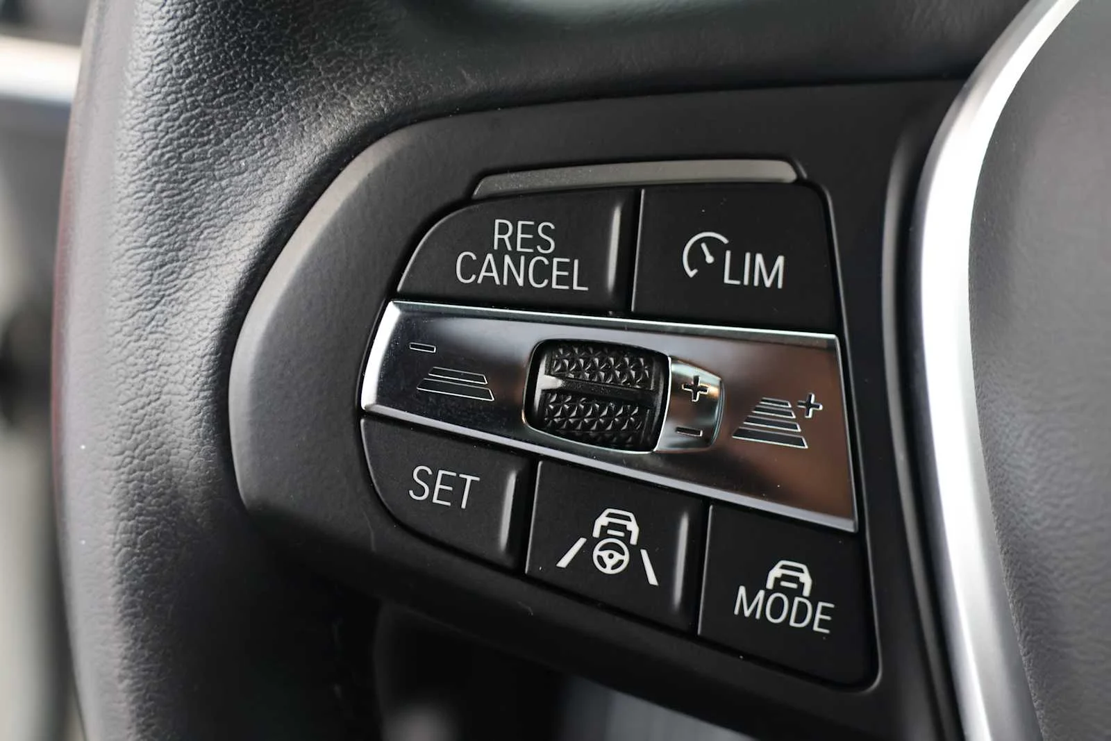 Used 2023 Alpine White BMW eDrive35 image 21
