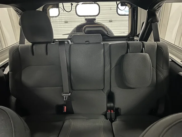 Used 2025 WHITE JEEP Backcountry image 17