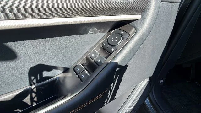 New 2026 Carbonized Gray Metallic Ford Tremor® image 19