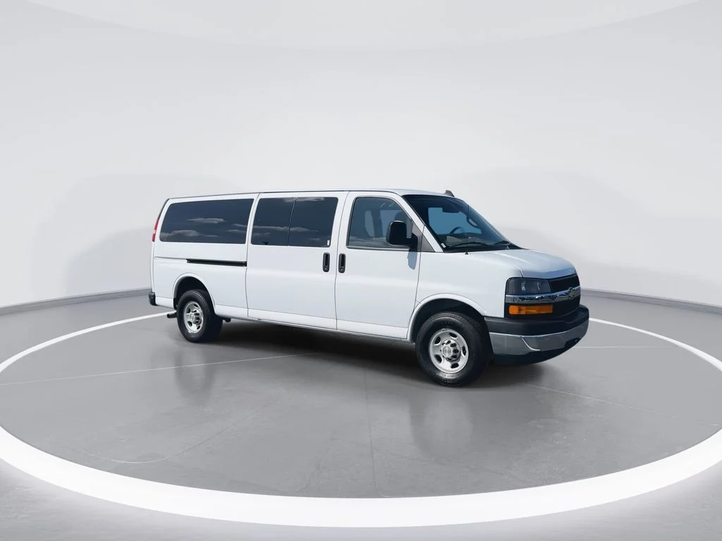 Used 2023 White Chevrolet LT image 2