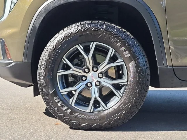Used 2024 Brown GMC AT4 image 19