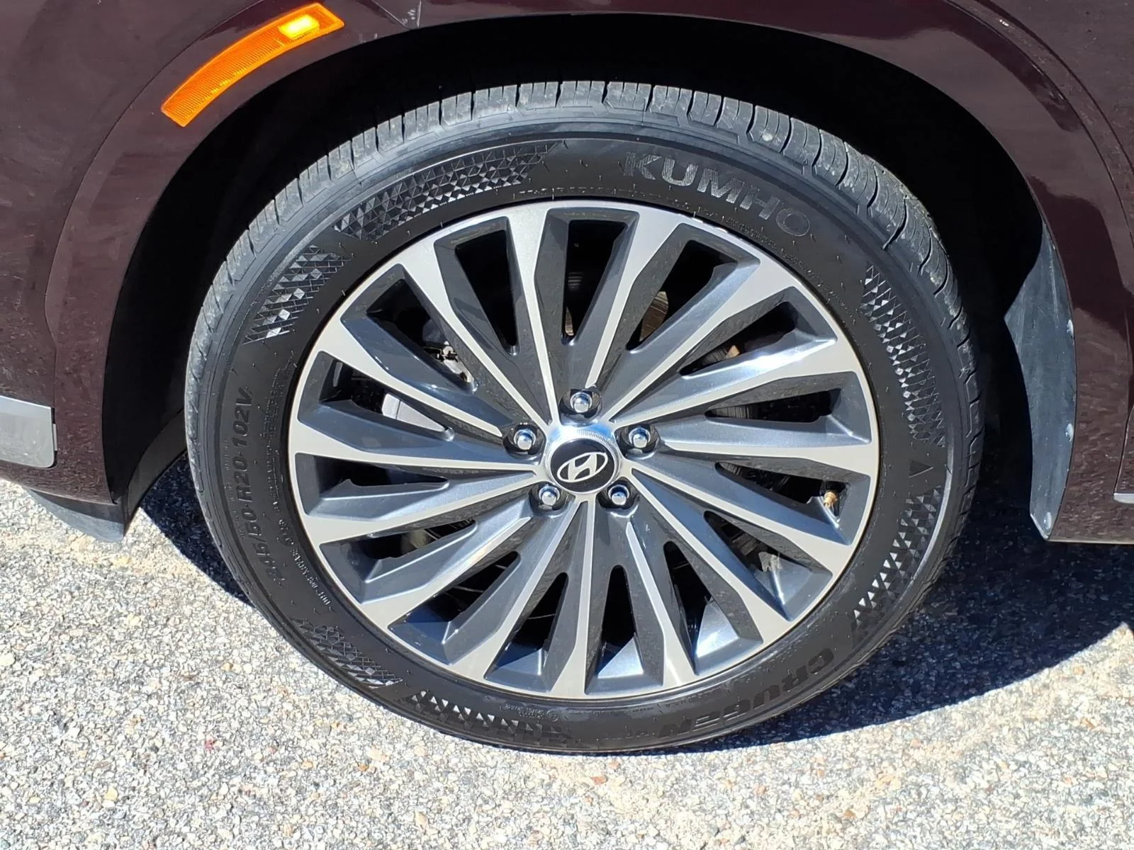 Used 2024 Sierra Burgundy Hyundai Calligraphy image 4