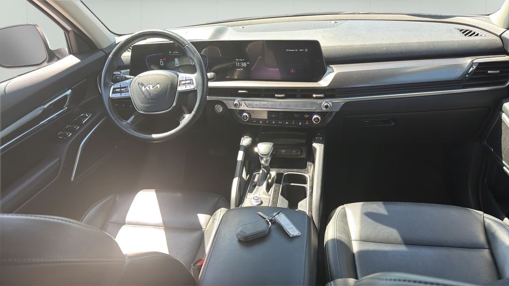 Used 2025 White Kia S image 12
