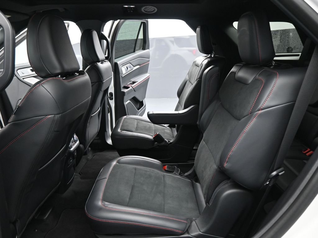 New 2026 Star White Metallic Tri-Coat Ford ST image 18