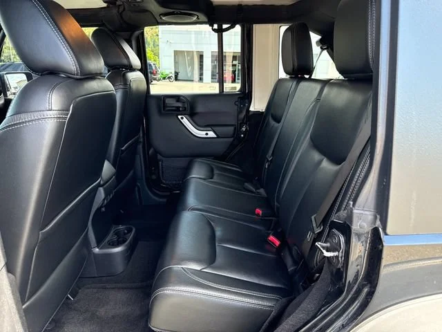 Used 2014 Black Clearcoat Jeep Unlimited Rubicon image 15