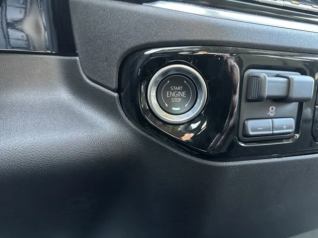 New 2026 Summit White GMC SLE image 16