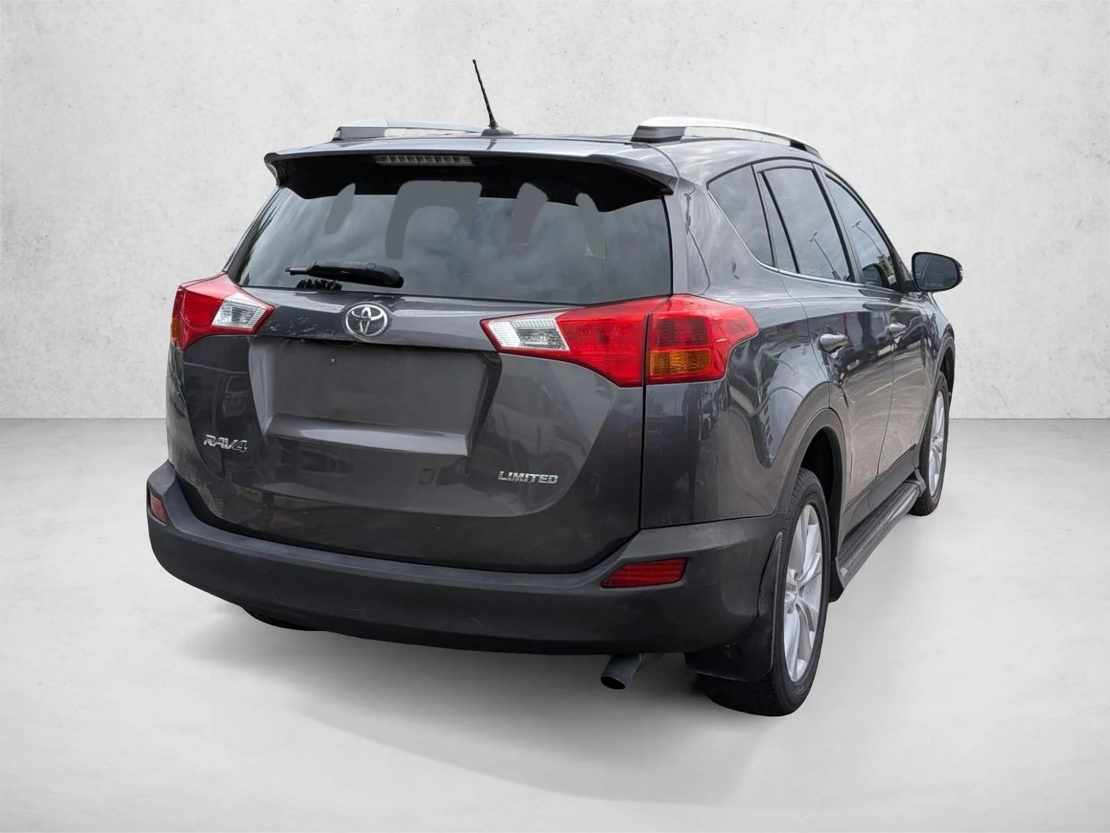 Used 2015 Magnetic Gray Metallic Toyota Limited image 3