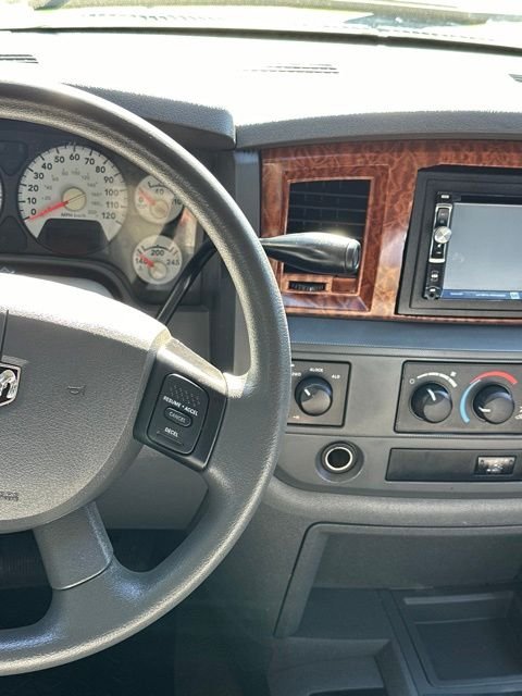 Used 2006 Bright Silver Metallic Dodge SLT image 31