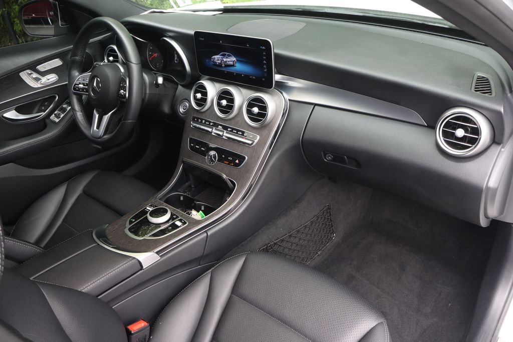 Used 2020 White Mercedes-Benz 4MATIC® image 35