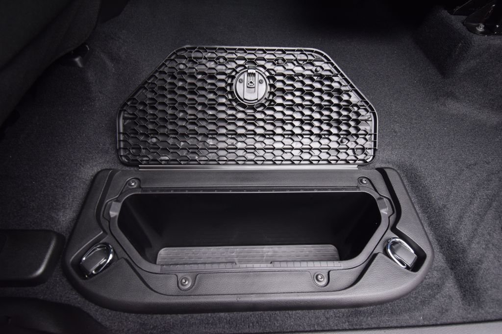 New 2026 Diamond Black Crystal Pearl-Coat Exterior Paint RAM Big Horn/Lone Star image 22