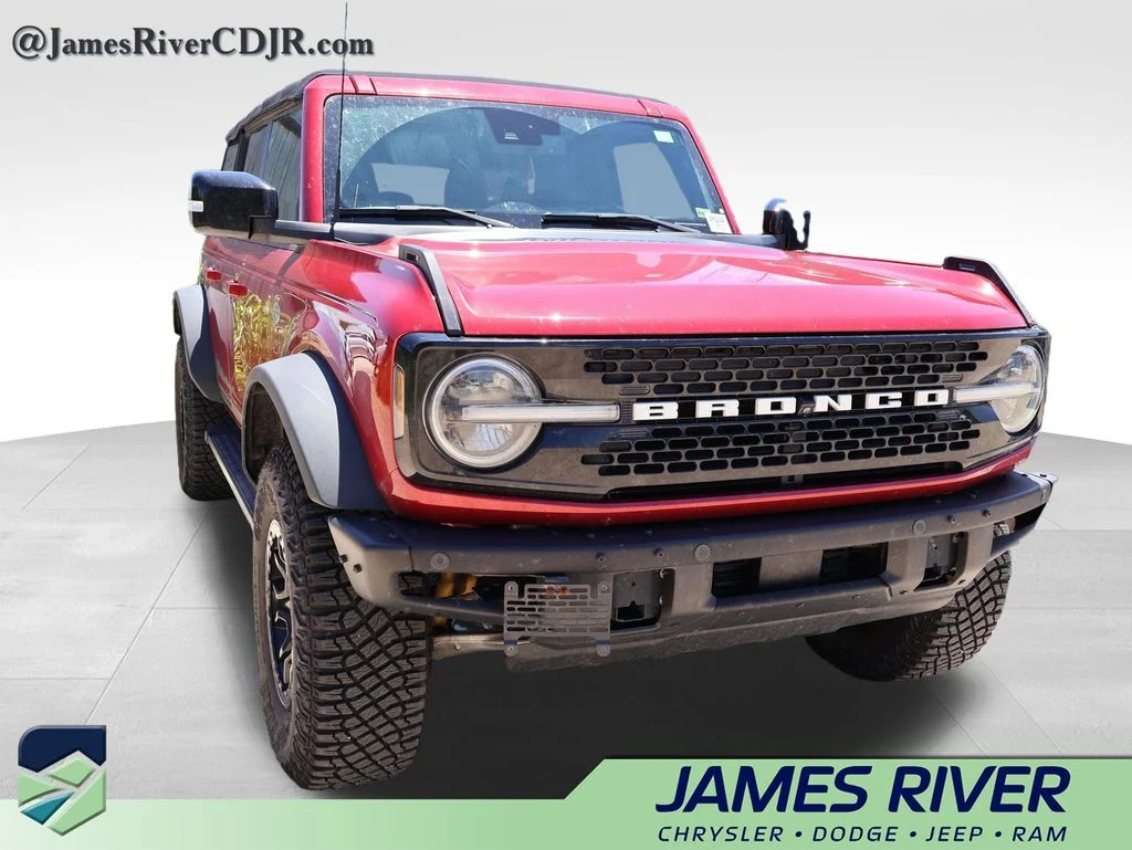 Used 2021 Red Ford Wildtrak image 11