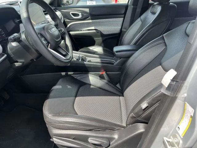 Certified Used 2024 Silver Zynith Jeep Latitude image 12