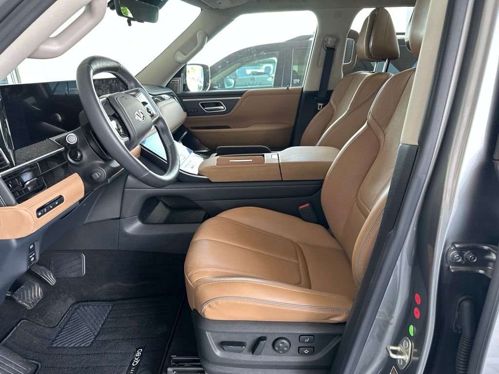 Used 2025 Gray INFINITI SENSORY image 2