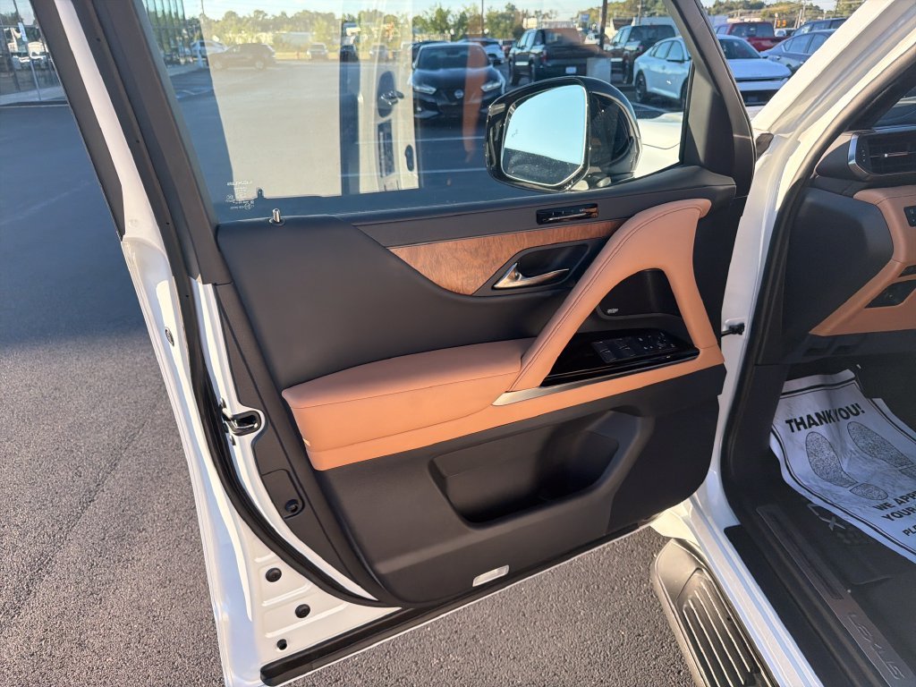 Used 2026 White Lexus 600 Premium image 12