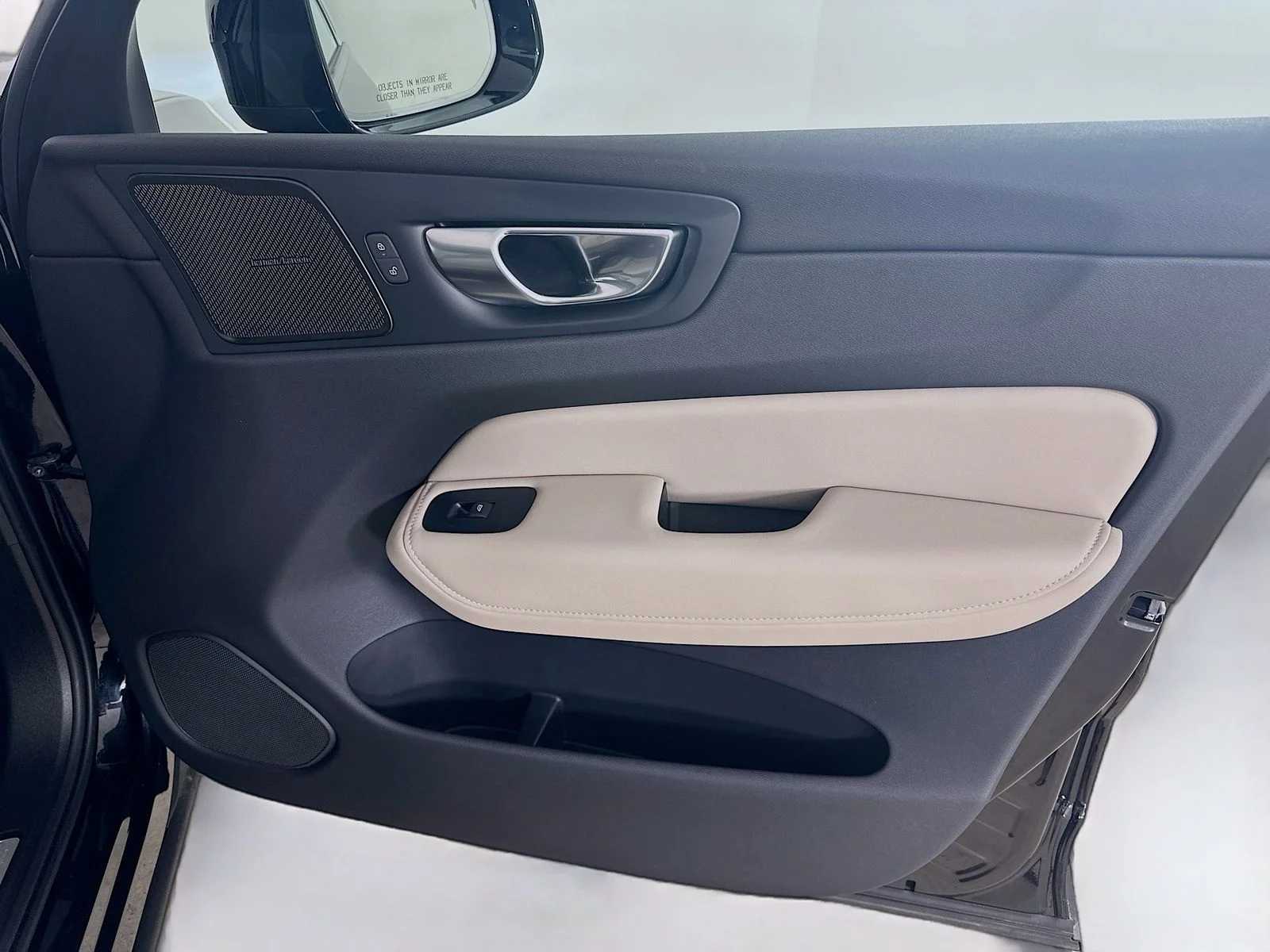2026 Volvo XC60 Plus - Photo 43