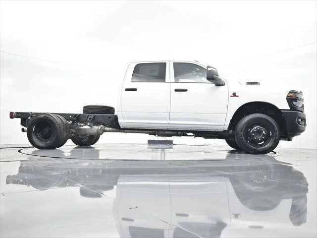 New 2026 Bright White Clear-Coat Exterior Paint RAM TRADESMAN image 33