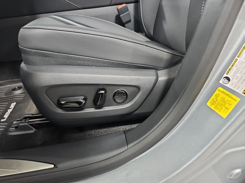 New 2026 Iridium Lexus PREMIUM PLUS image 28