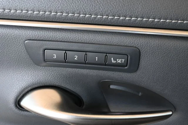 Used 2019 Silver Lexus 350 Ultra Luxury image 20