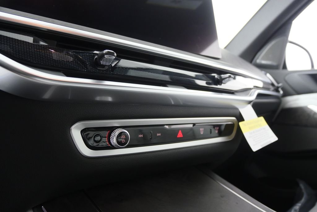 Used 2026 Mineral White Metallic BMW xDrive40i image 20