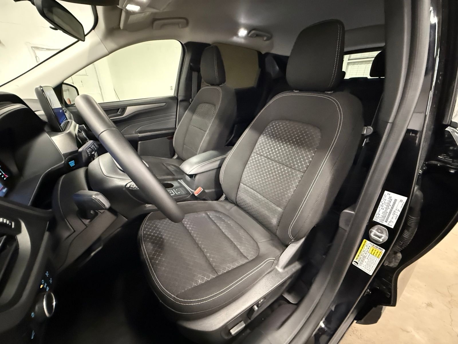 Used 2023 Black Ford Active image 19