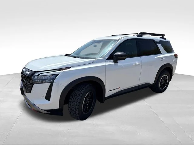 New 2026 Everest White Pearl TriCoat Nissan Rock Creek® image 3