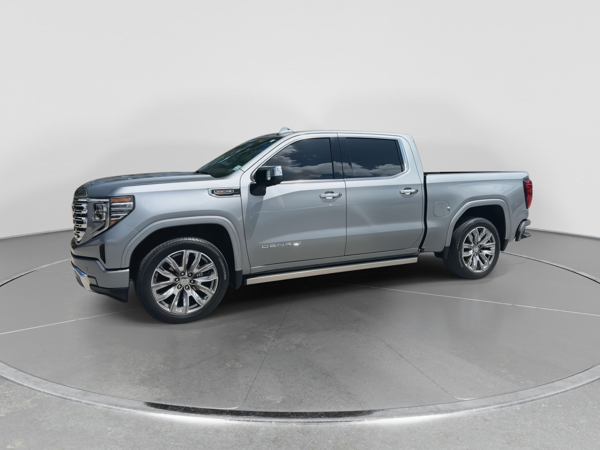 Certified Used 2023 STERLING METALLIC GMC Denali image 4