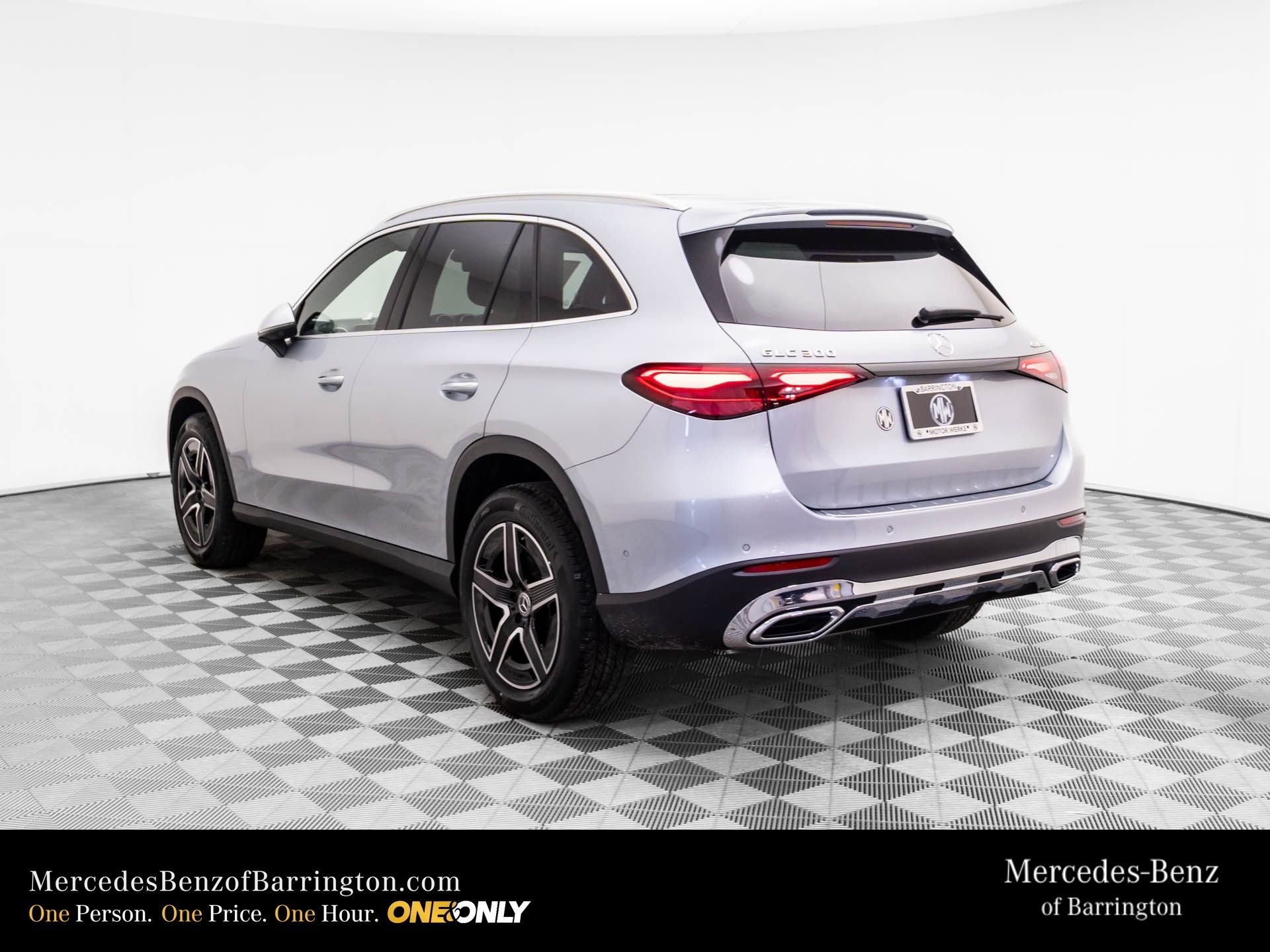 New 2026 Cirrus Silver Metallic Mercedes-Benz GLC 300 image 3