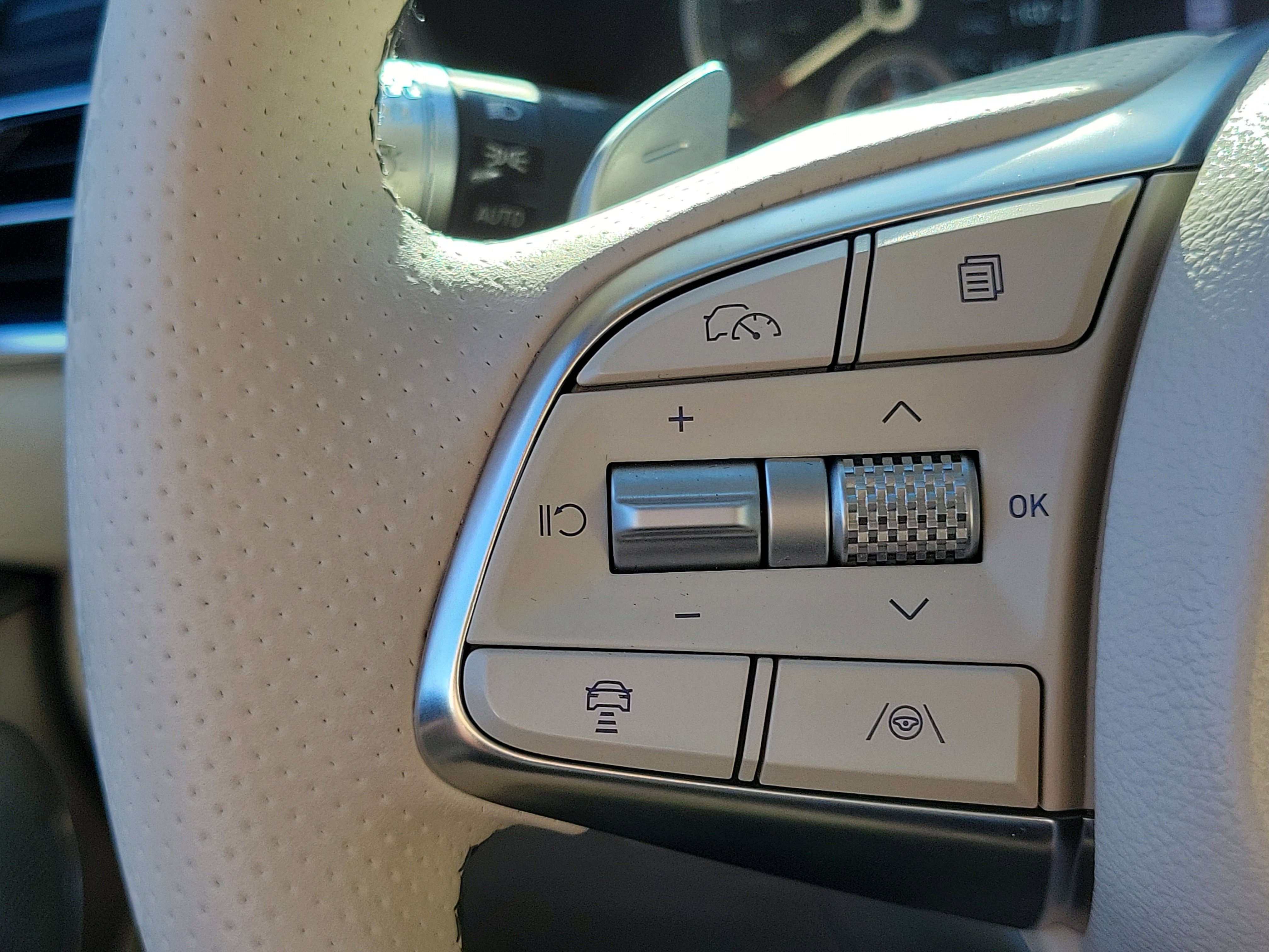 Certified Used 2026 Savile Silver Genesis 2.5T Prestige image 9