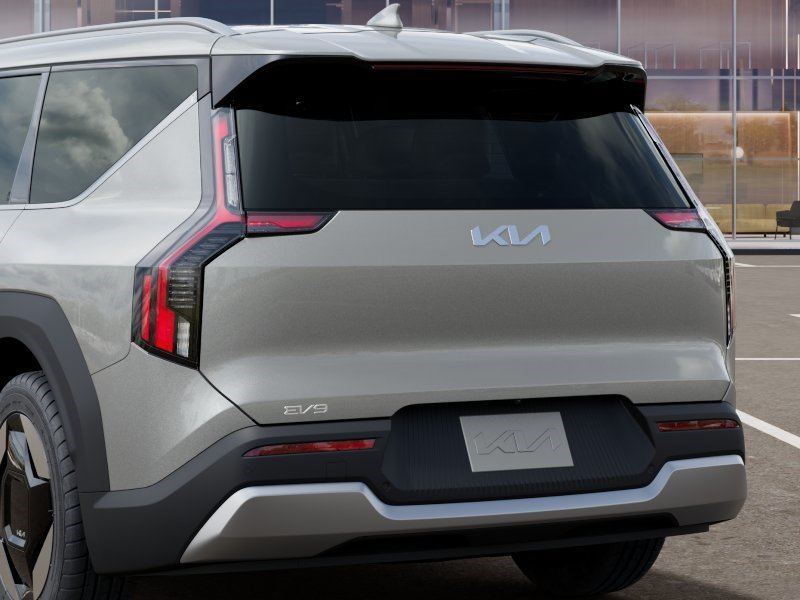 New 2026 Ivory Silver Kia Wind AWD image 13