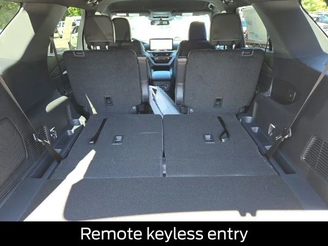 New 2026 Carbonized Gray Metallic Ford ST-Line image 11