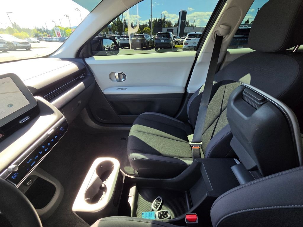 Used 2024 Black Hyundai SEL image 31