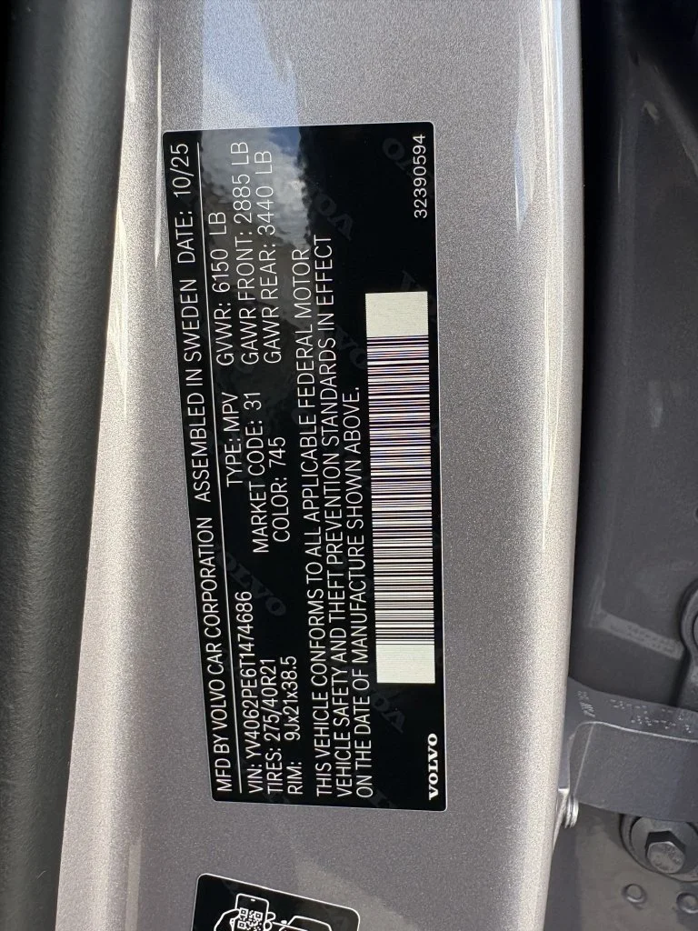 New 2026 Aurora Silver Volvo Plus image 32
