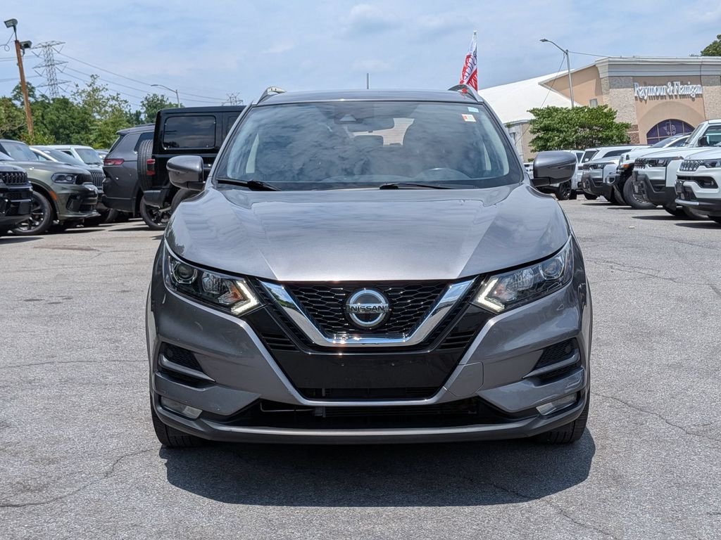Used 2021 Gray Nissan SV image 3