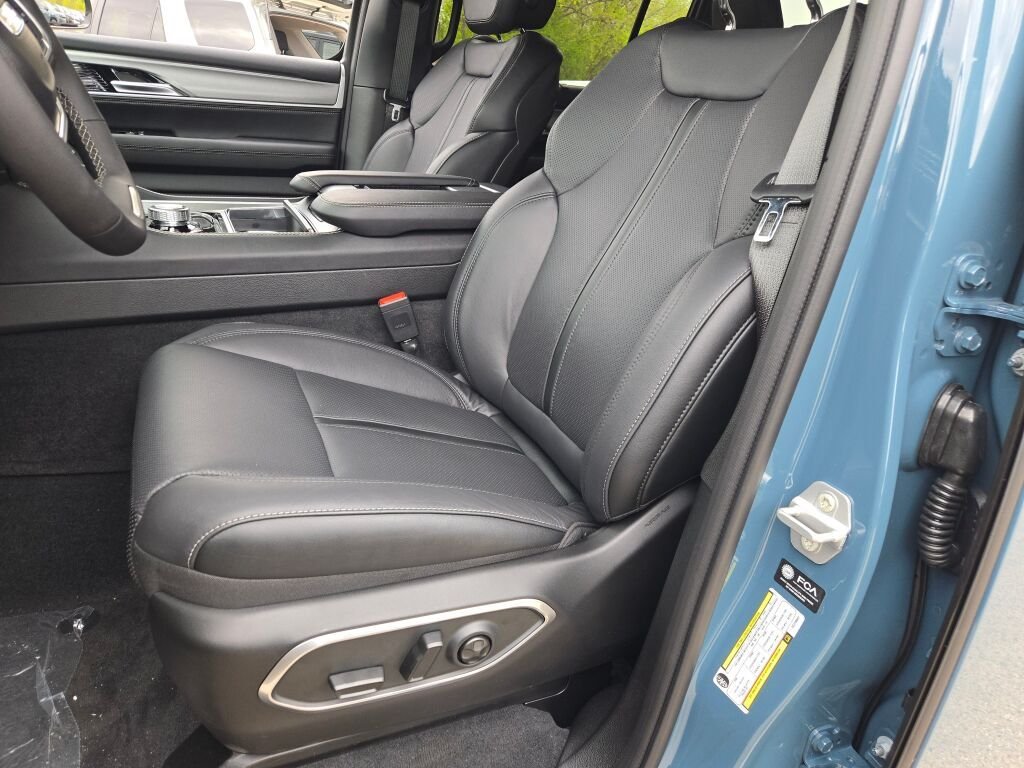 New 2026 Steel Blue Exterior Paint Jeep Limited Altitude image 24