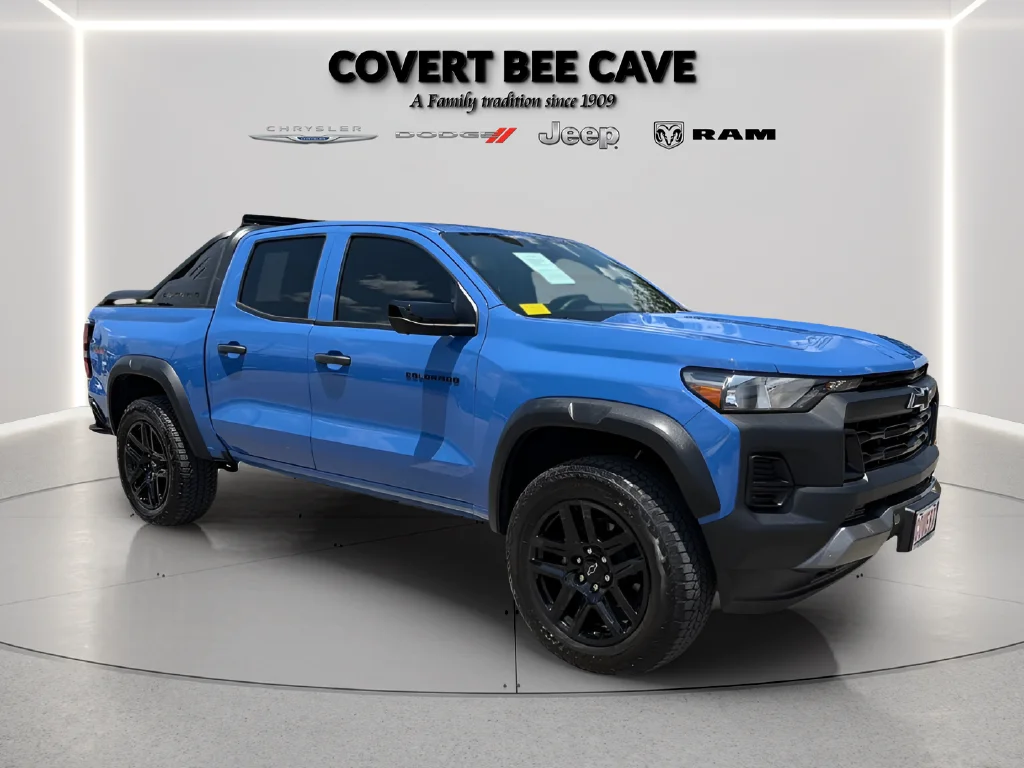 Used 2025 Blue Chevrolet Trail Boss image 1