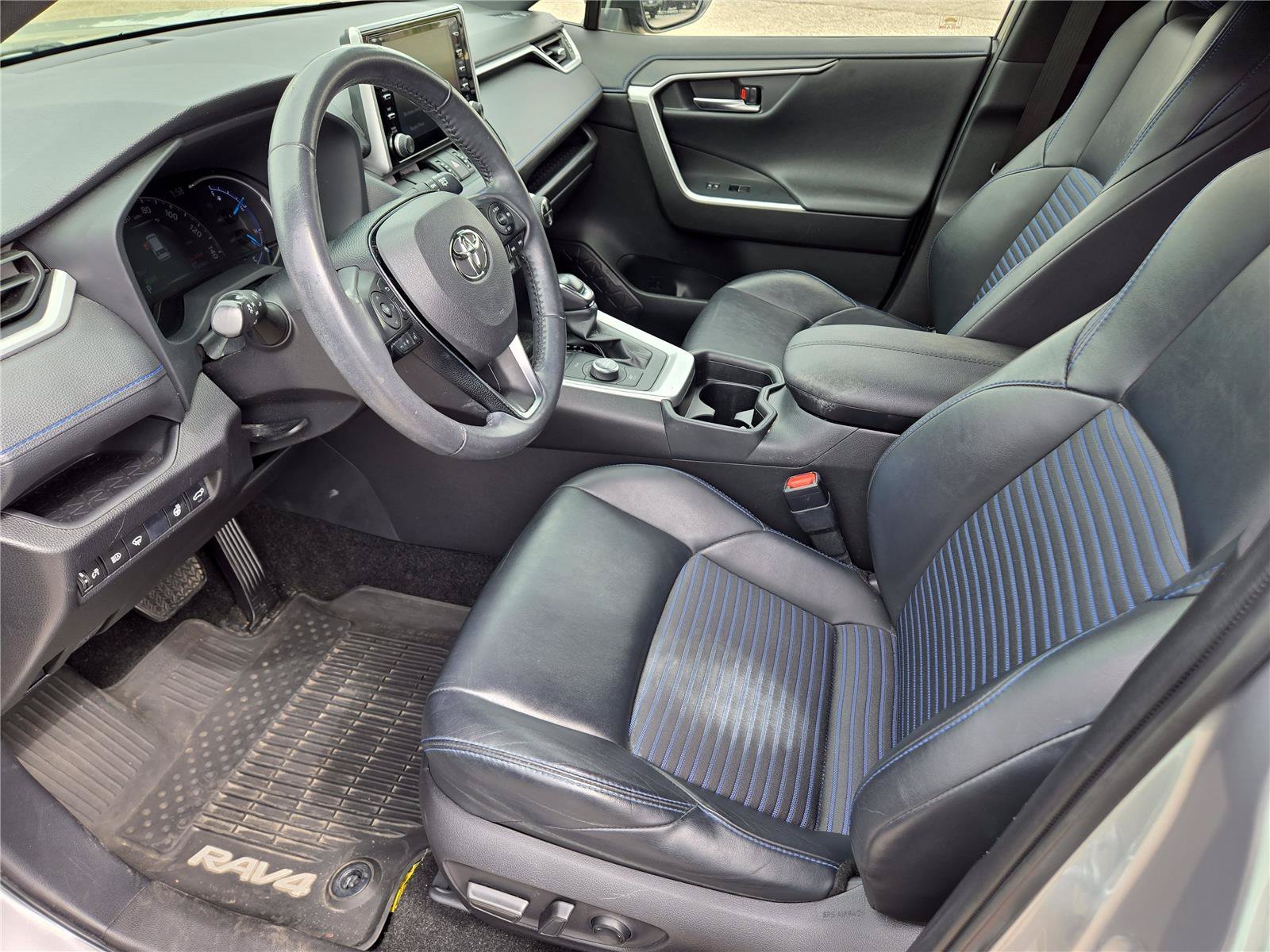 2020 Toyota RAV4 XSE - Photo 15