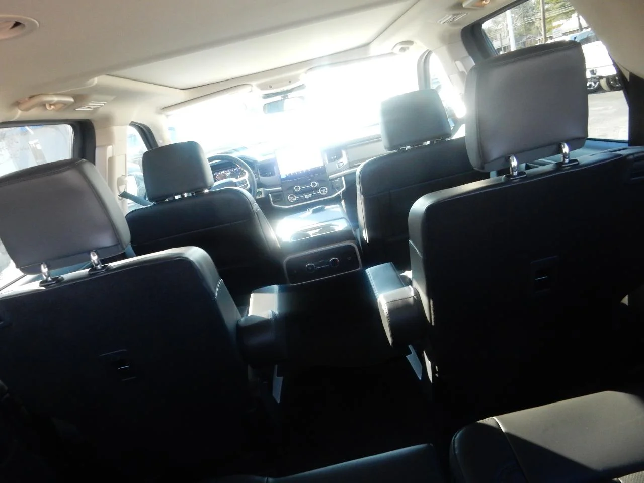 New 2022 Black Ford XLT 4X2 image 23
