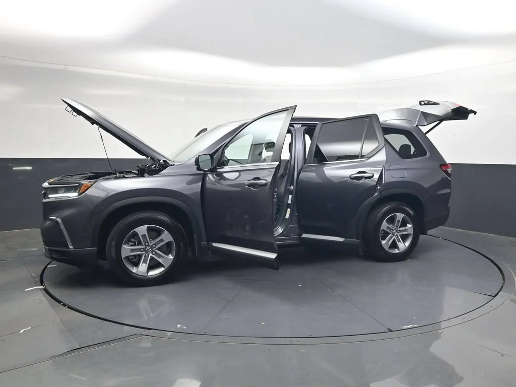 Certified Used 2025 Modern Steel Metallic Honda EX-L image 104