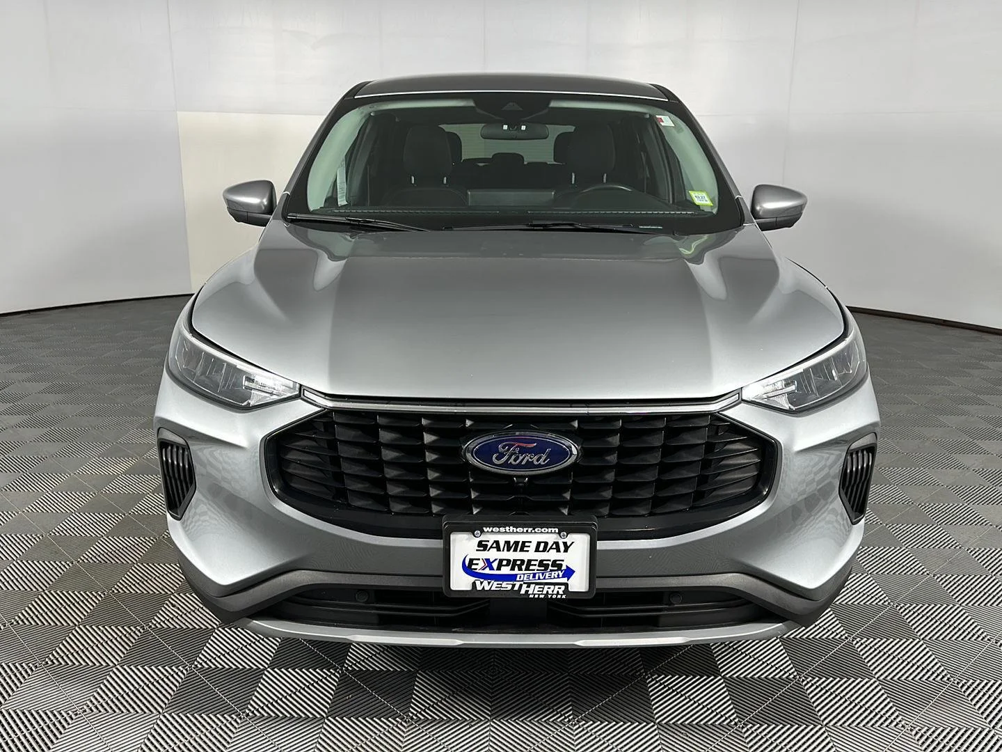 Used 2023 Iconic Silver Ford Active image 4