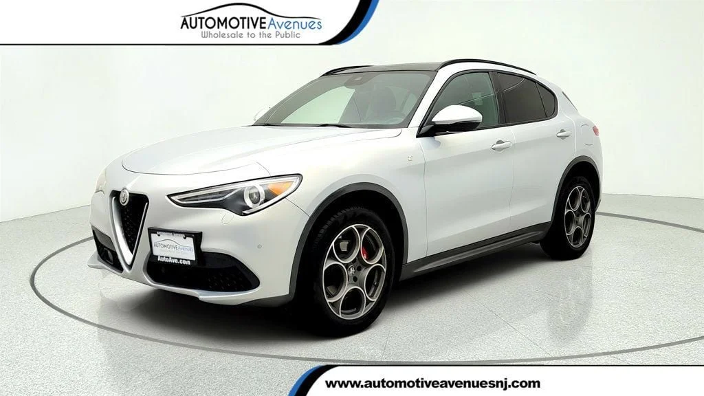 2022 Alfa Romeo Stelvio Ti AWD's photo
