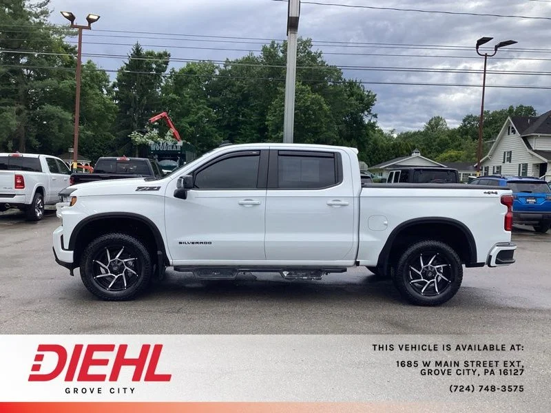 Used 2022 White Chevrolet RST image 4