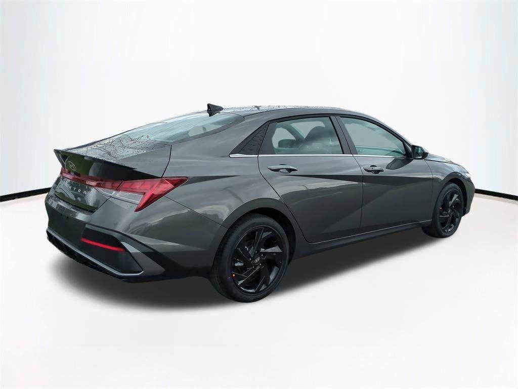 New 2026 Gray Hyundai SEL Sport Premium image 5