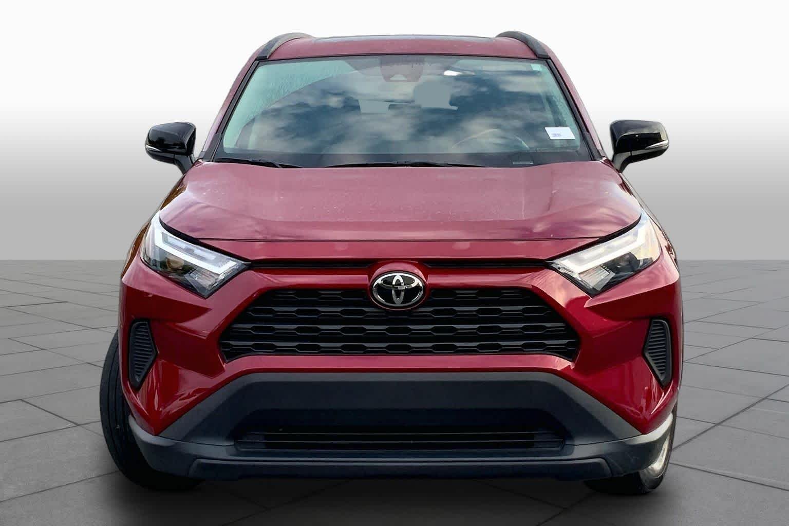 Used 2024 Ruby Flare Pearl Toyota XLE image 4